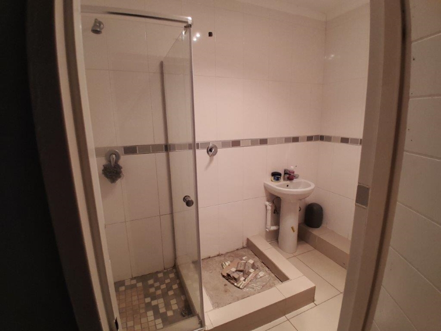 6 Bedroom Property for Sale in Bodorp North West